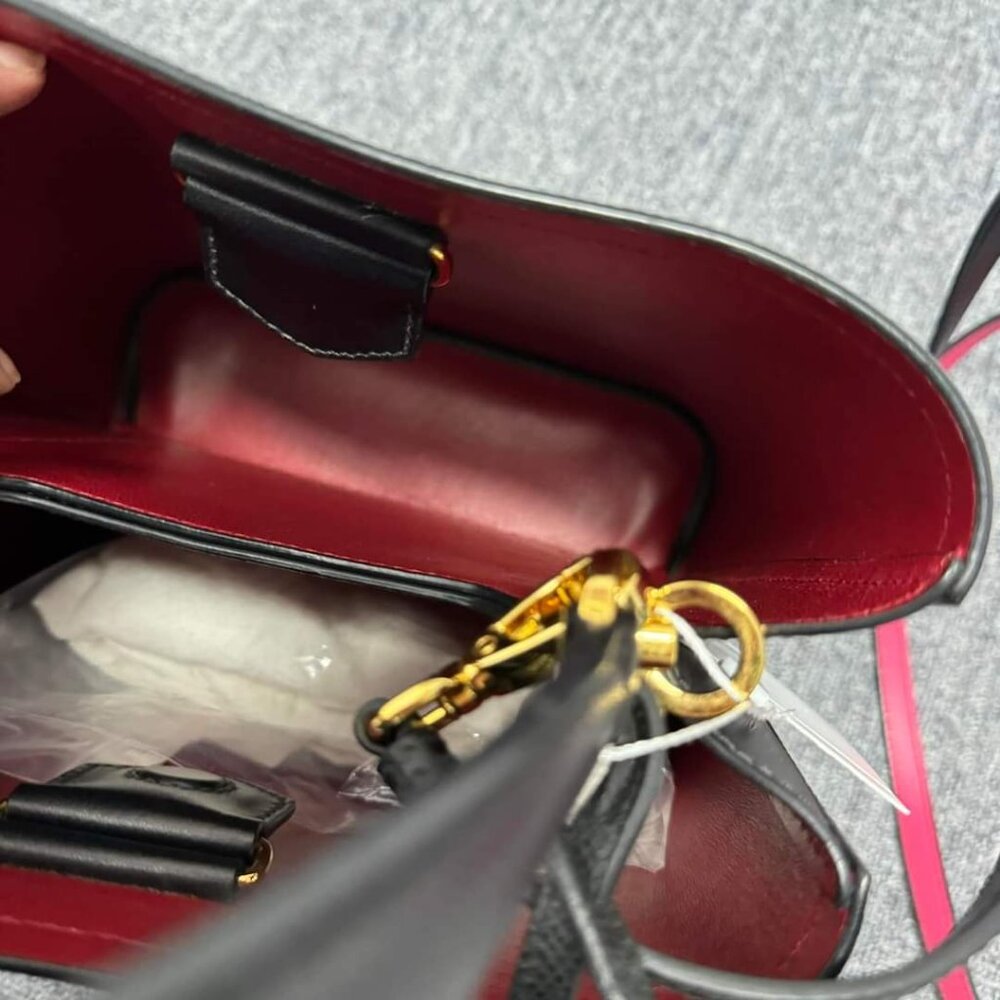 100% Authentic Prada Leather Panier Bag - Picture 11 of 13